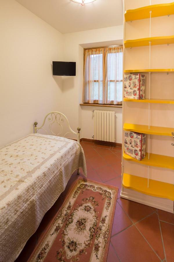 Il Castello Di Rigutinelli Villa อาเรซโซ ภายนอก รูปภาพ